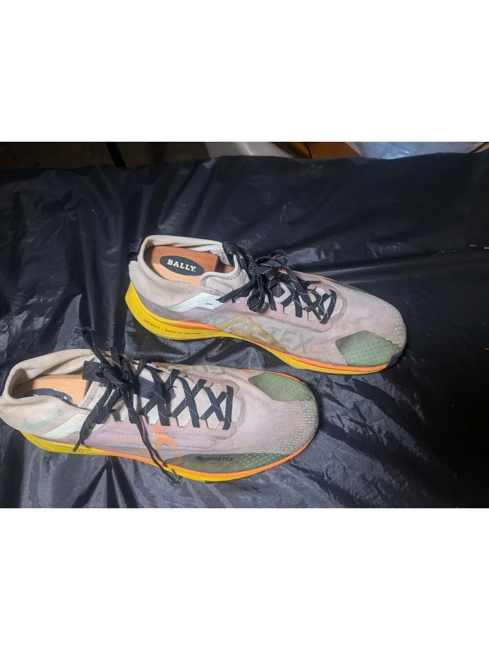 Nike React Pegasus Trail 4 GORE-TEX Men’s Low Top Lace-Up Sneakers Good